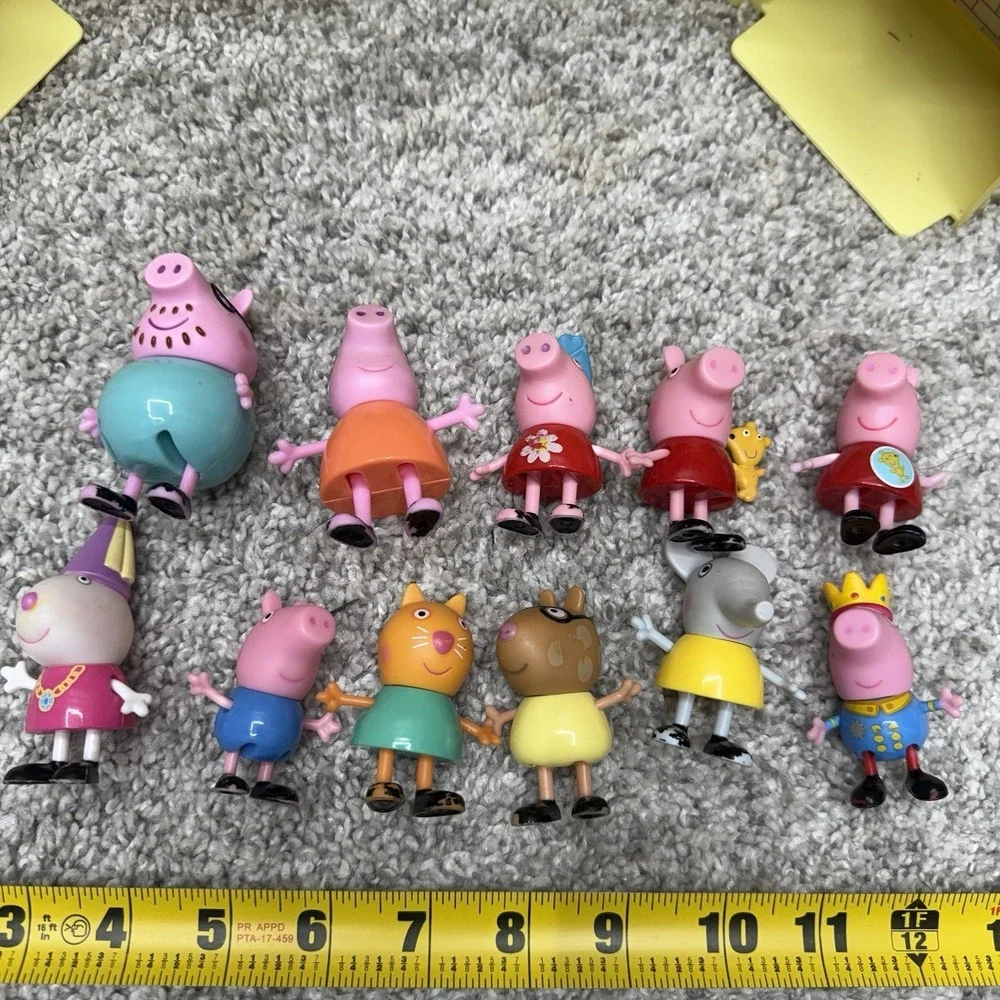 Peppa Pig Princess Castle doll house w/ family friends figures